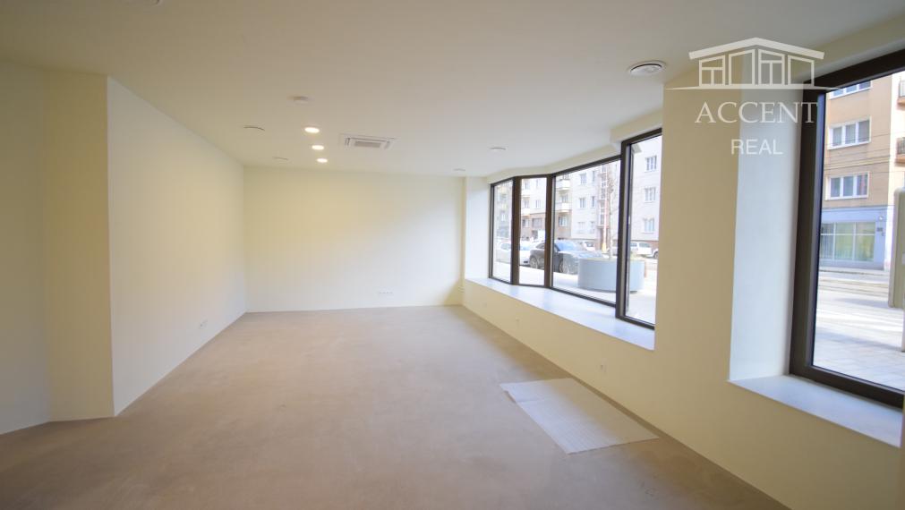 PRÉMIOVÉ OBCHODNÉ PRIESTORY S VÝKLADMI NA FREKVENTOVANEJ ULICI V CENTRE - KRÍŽNA UL.