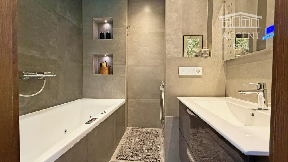 VEĽMI PEKNÝ, KVALITNE ZREKONŠTRUOVANÝ 3,5 - IZBOVÝ BYT V PETRŽALKE VO VÝBORNEJ LOKALITE PLNEJ ZELENE