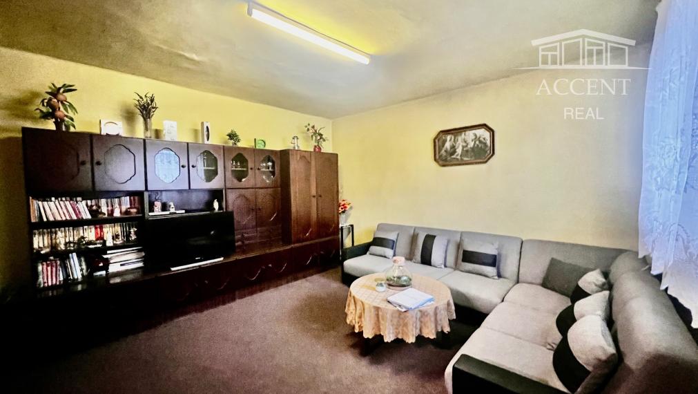 RODINNÝ DOM V CENTRE IVÁNKY PRI DUNAJI- FARNIANSKA UL. (POZEMOK 416M2)