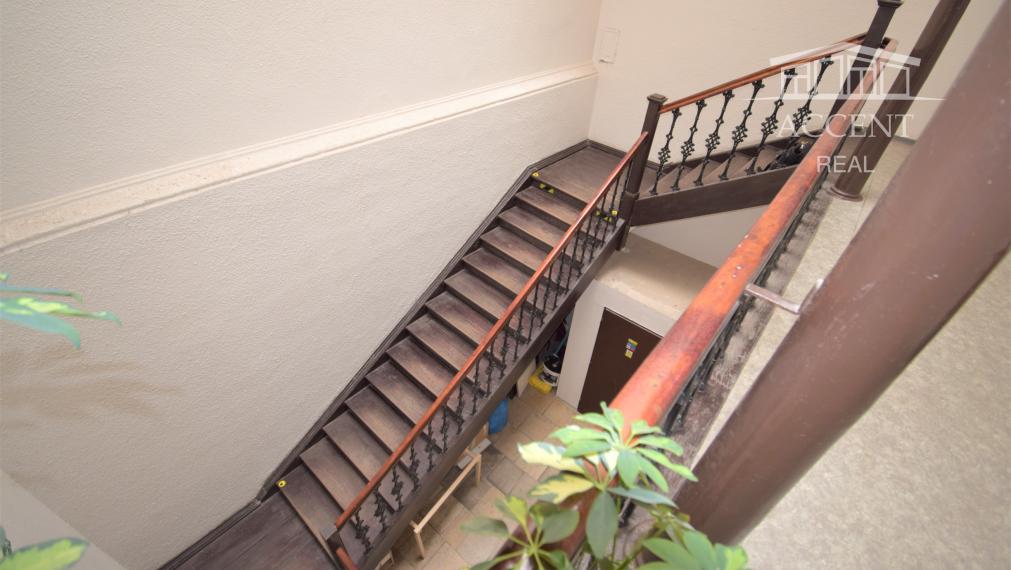 NÁDHERNÁ HISTORICKÁ BUDOVA   V CENTRE BANSKEJ BYSTRICE (1700m2)