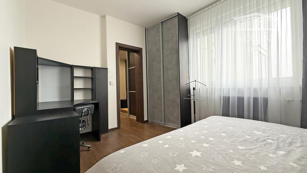 VEĽMI PEKNÝ, KVALITNE ZREKONŠTRUOVANÝ 4-IZBOVÝ BYT V PETRŽALKE VO VÝBORNEJ LOKALITE PLNEJ ZELENE