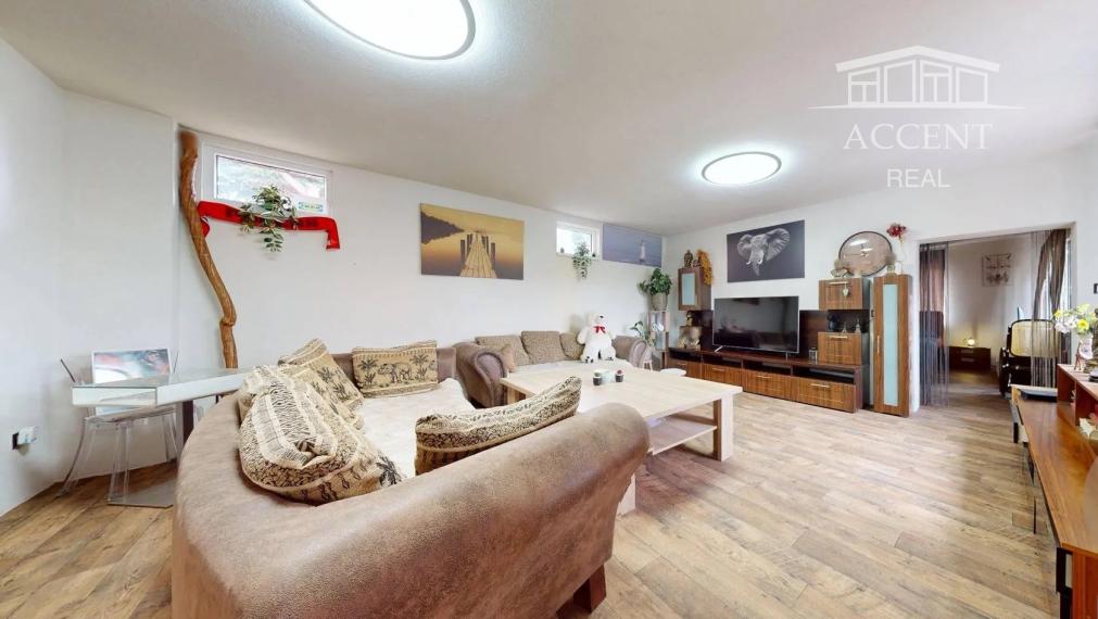 RODINNÝ DOM (107M2) V POKOJNEJ LOKALITE S PEKNÝM ROŽNÝM POZEMKOM (538M2) - MOST PRI BRATISLAVE