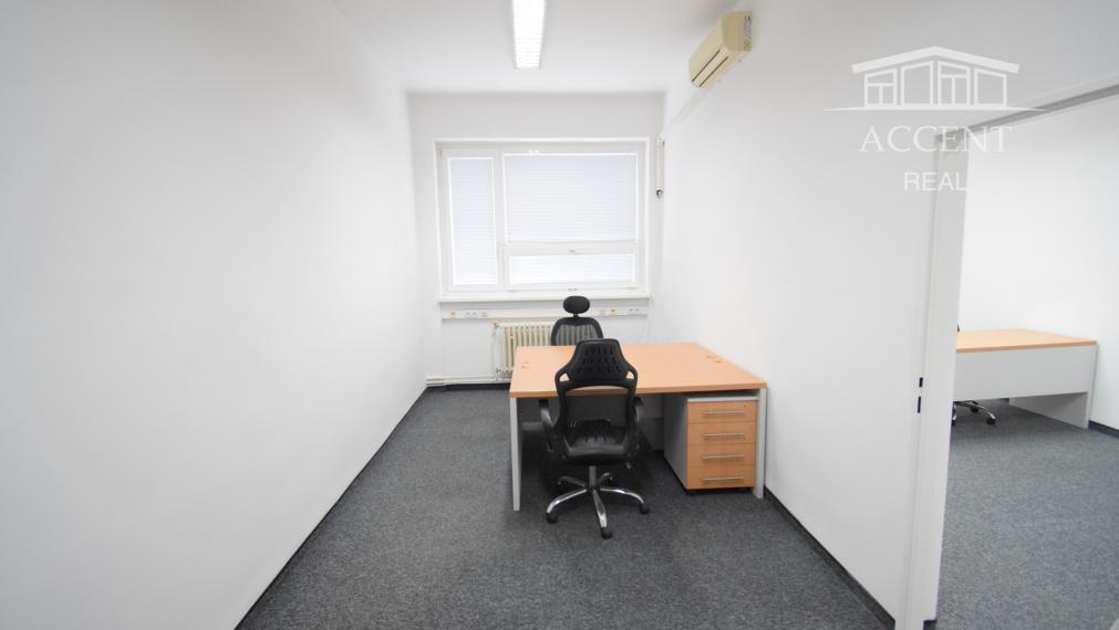 PRENÁJOM POSLEDNÝCH DVOCH ZARIADENÝCH KANCELÁRIÍ S PARKOVACÍMI MIESTAMI - FREKVENTOVANÁ IVANSKÁ CESTA