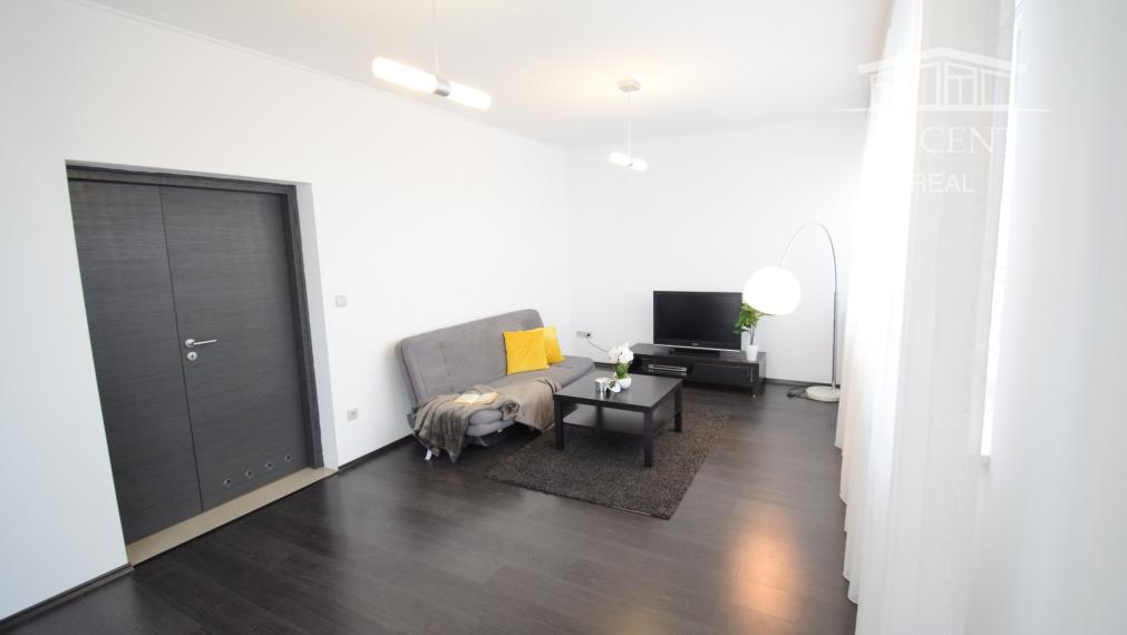 2 IZBOVÝ BYT V UZAVRETOM AREÁLI S KRÁSNOU VEĽKOU TERASOU A PARKOVACÍM MIESTOM (151,38m2)