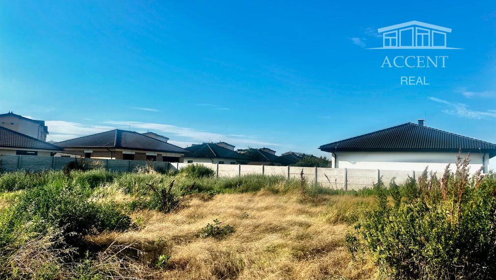 ROŽNÝ VOĽNÝ STAVEBNÝ POZEMOK (612M2),  SKVELÁ POLOHA -  MOST PRI BRATISLAVE