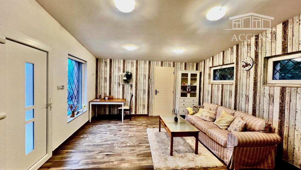 DVOJIZBOVÝ DOMČEK S TERASOU A  KRÁSNOU ZÁHRADOU - MOŽNOSŤ TRVALÉHO POBYTU