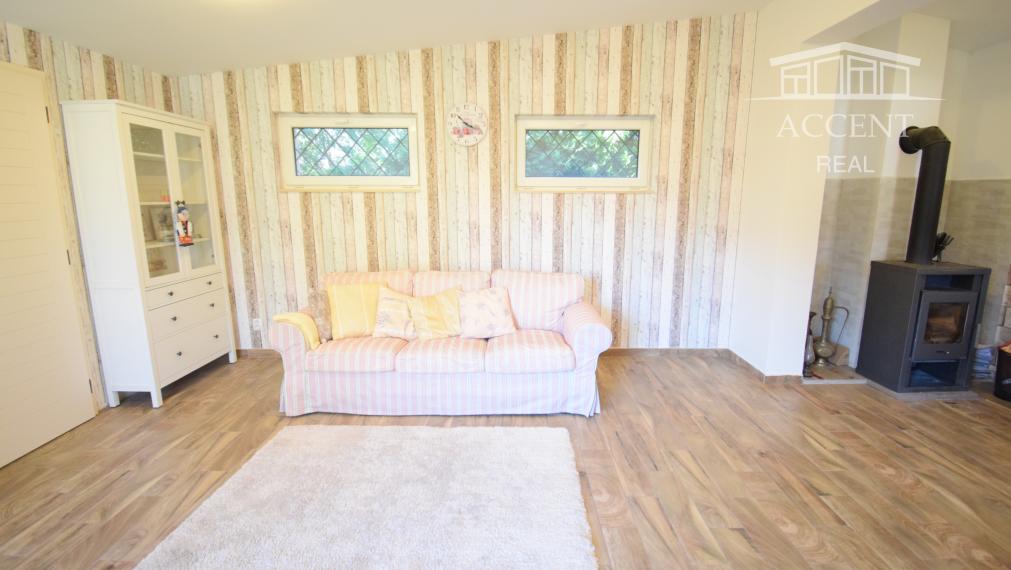 2-IZBOVÝ BYT V DOMČEKU S TERASOU, PARKOVANÍM A KRÁSNOU ZÁHRADOU