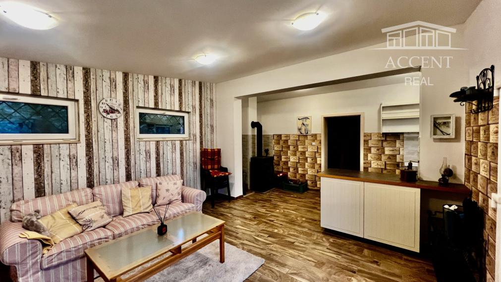 2-IZBOVÝ BYT V DOMČEKU S TERASOU, PARKOVANÍM A KRÁSNOU ZÁHRADOU