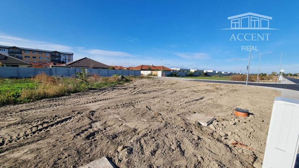 ROŽNÝ VOĽNÝ STAVEBNÝ POZEMOK (612M2),  SKVELÁ POLOHA -  MOST PRI BRATISLAVE