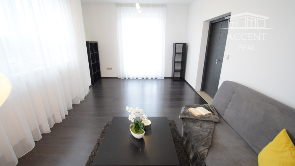 2 IZBOVÝ BYT V UZAVRETOM AREÁLI S KRÁSNOU VEĽKOU TERASOU A PARKOVACÍM MIESTOM (151,38m2)