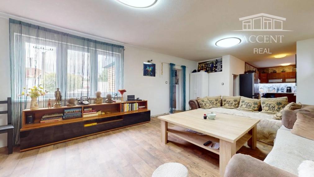 RODINNÝ DOM (107M2) V POKOJNEJ LOKALITE S PEKNÝM ROŽNÝM POZEMKOM (538M2) - MOST PRI BRATISLAVE