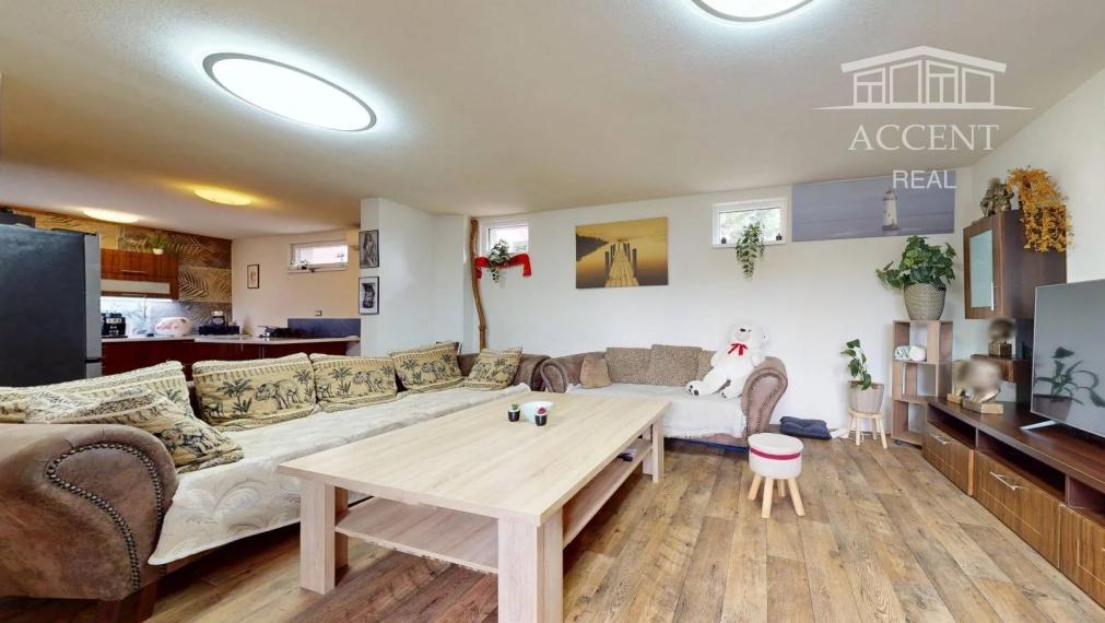 RODINNÝ DOM (107M2) V POKOJNEJ LOKALITE S PEKNÝM ROŽNÝM POZEMKOM (538M2) - MOST PRI BRATISLAVE