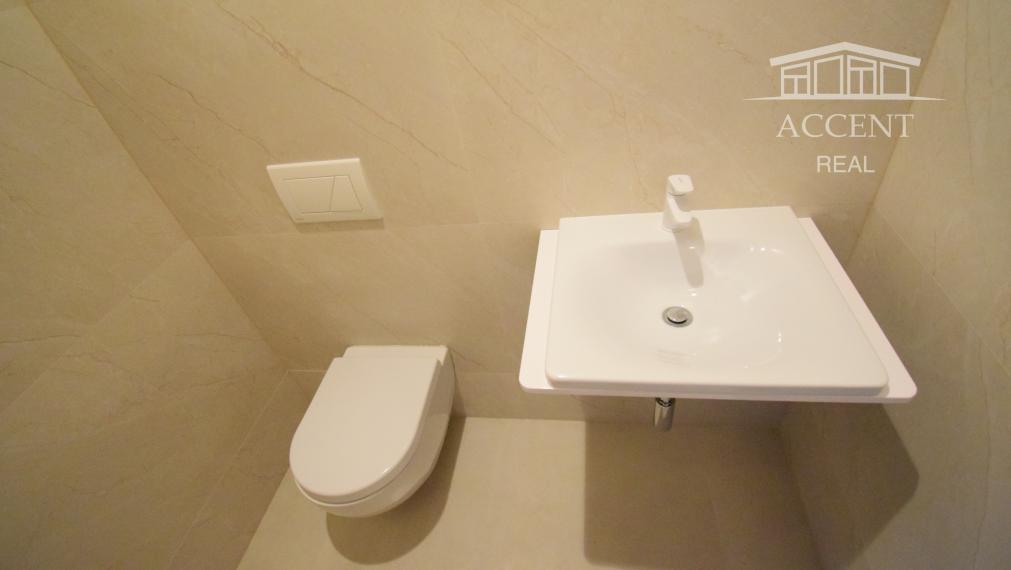 PRÉMIOVÉ OBCHODNÉ PRIESTORY S VÝKLADMI NA FREKVENTOVANEJ ULICI V CENTRE - KRÍŽNA UL.