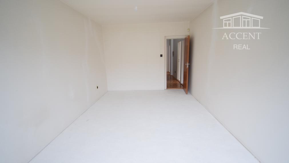 DVOJPODLAŽNÁ VILA (279M2) S PEKNÝM ROVINATÝM POZEMKOM(592M2) A NÁDHERNÝM VÝHĽADOM  - 6 PARKOVACÍCH MIEST