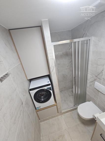 PRENÁJOM SLNEČNÉHO, KOMPLETNE ZREKONŠTRUOVANÉHO 2 IZBOVÉHO BYTU NA STREČIANSKEJ ULICI S PIVNIČNOU KOBKOU