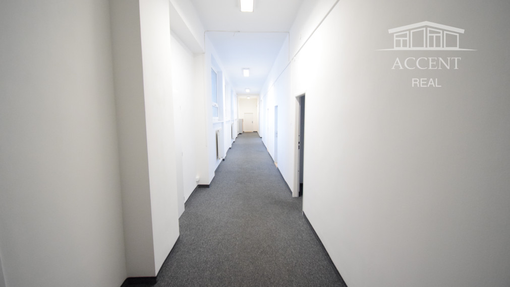 PRENÁJOM POSLEDNÝCH ZARIADENÝCH KANCELÁRIÍ S PARKOVACÍMI MIESTAMI - FREKVENTOVANÁ IVANSKÁ CESTA