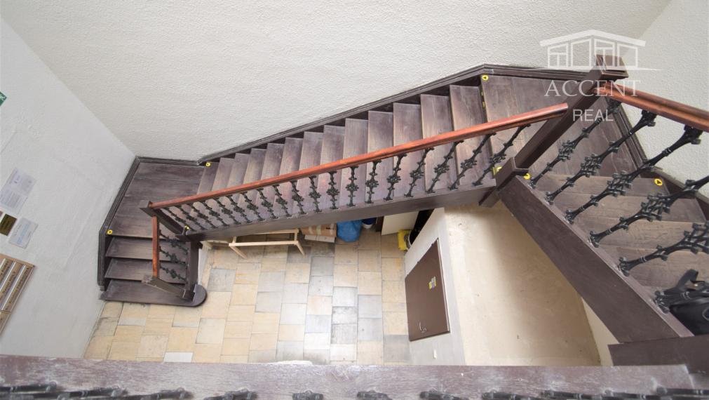 NÁDHERNÁ HISTORICKÁ BUDOVA   V CENTRE BANSKEJ BYSTRICE (1700m2)