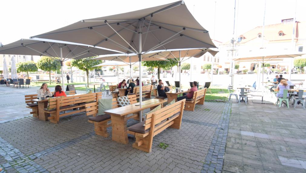 NÁDHERNÁ HISTORICKÁ BUDOVA   V CENTRE BANSKEJ BYSTRICE (1700m2)