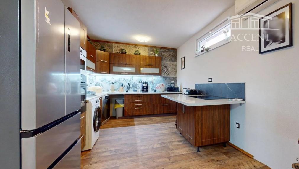 RODINNÝ DOM (107M2) V POKOJNEJ LOKALITE S PEKNÝM ROŽNÝM POZEMKOM (538M2) - MOST PRI BRATISLAVE