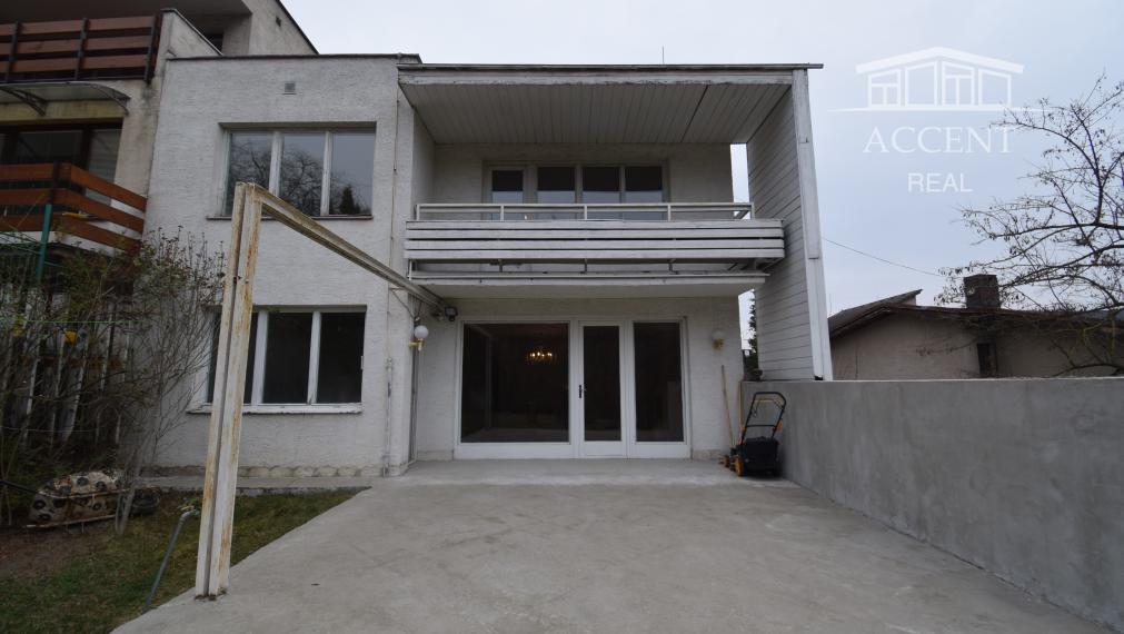 DVOJPODLAŽNÁ VILA (279M2) S PEKNÝM ROVINATÝM POZEMKOM(592M2) A NÁDHERNÝM VÝHĽADOM  - 6 PARKOVACÍCH MIEST