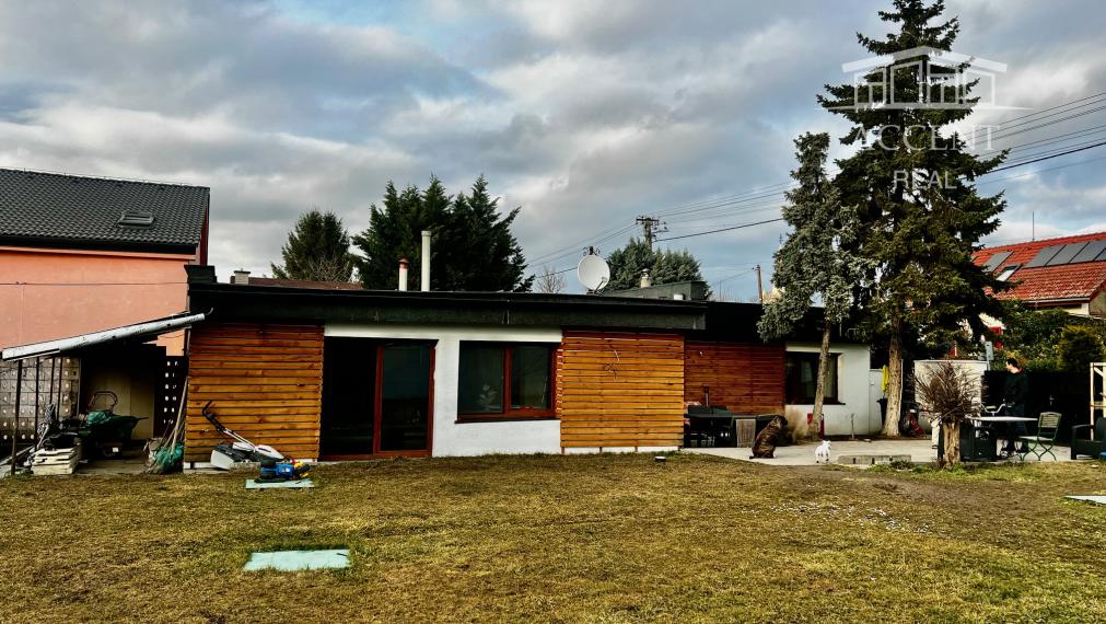 RODINNÝ DOM (107M2) V POKOJNEJ LOKALITE S PEKNÝM ROŽNÝM POZEMKOM (538M2) - MOST PRI BRATISLAVE