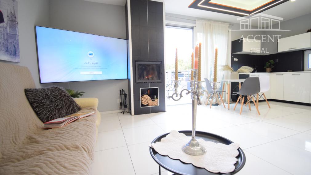 NÁDHERNÝ SLNEČNÝ POZEMOK POD LESOM (1427M2) S KOMPLETNE ZARIADENÝM 4-IZBOVÝM MOBILNÝM DOMOM (100M2) - PEKNÁ CESTA RAČA