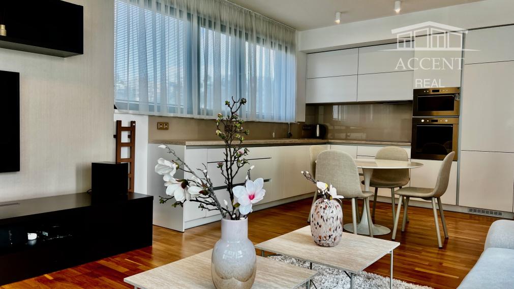 LUXUSNÝ VEĽKOMETRÁŽNY 3-IZBOVÝ BYT(90M2) NA 10. POSCHODÍ V RIVERPARKU S VÝHĽADOM NA DUNAJ - PARKING V GARÁŽI