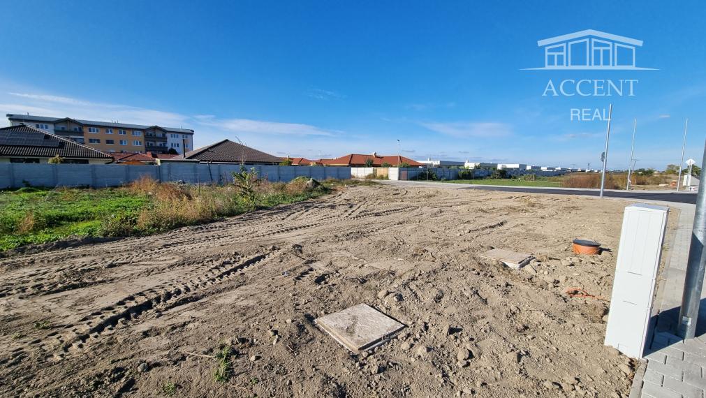 ROŽNÝ VOĽNÝ STAVEBNÝ POZEMOK (612M2),  SKVELÁ POLOHA -  MOST PRI BRATISLAVE