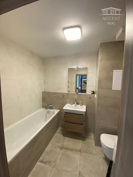 PREDAJ MODERNEJ 2 IZBOVEJ NOVOSTAVBY  S BALKÓNOM, PARKOVACÍM MIESTOM A PIVNIČNOU KOBKOU