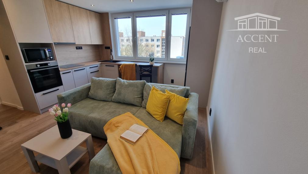 PRENÁJOM PEKNÉHO,SLNEČNÉHO, KOMPLETNE ZREKONŠTRUOVANÉHO 2 IZBOVÉHO BYTU NA STREČIANSKEJ ULICI S PIVNIČNOU KOBKOU