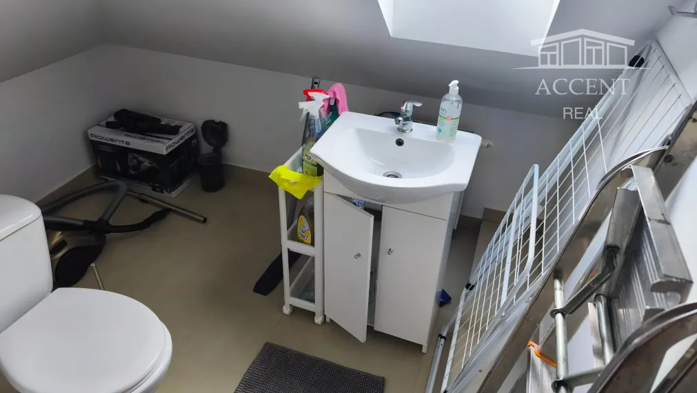 PALISÁDY - NADŠTANDARDNÝ STAROMESTSKÝ PODKROVNÝ BYT V DIPLOMATICKEJ ŠTVRTI POD HRADOM (85M2) - ZÁHRADA, GARÁŽ V CENE