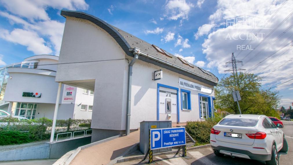 TROJPODLAŽNÁ POLYFUNKČNÁ BUDOVA V RUŽINOVE (414M2) - FREKVENTOVANÁ GALVANIHO ULICA