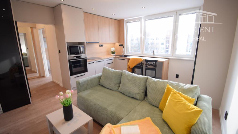 PRENÁJOM PEKNÉHO, NOVÉHO,KOMPLETNE ZREKONŠTRUOVANÉHO 2 IZBOVÉHO BYTU NA STREČIANSKEJ ULICI S PIVNIČNOU KOBKOU