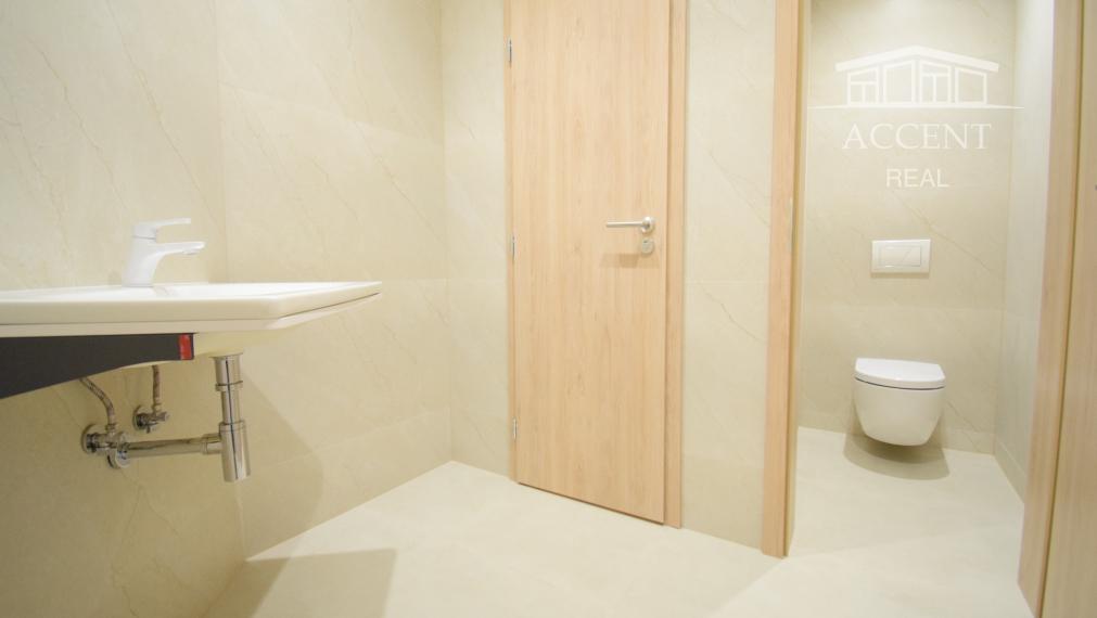 PRÉMIOVÉ OBCHODNÉ PRIESTORY S VÝKLADMI NA FREKVENTOVANEJ ULICI V CENTRE - KRÍŽNA UL.