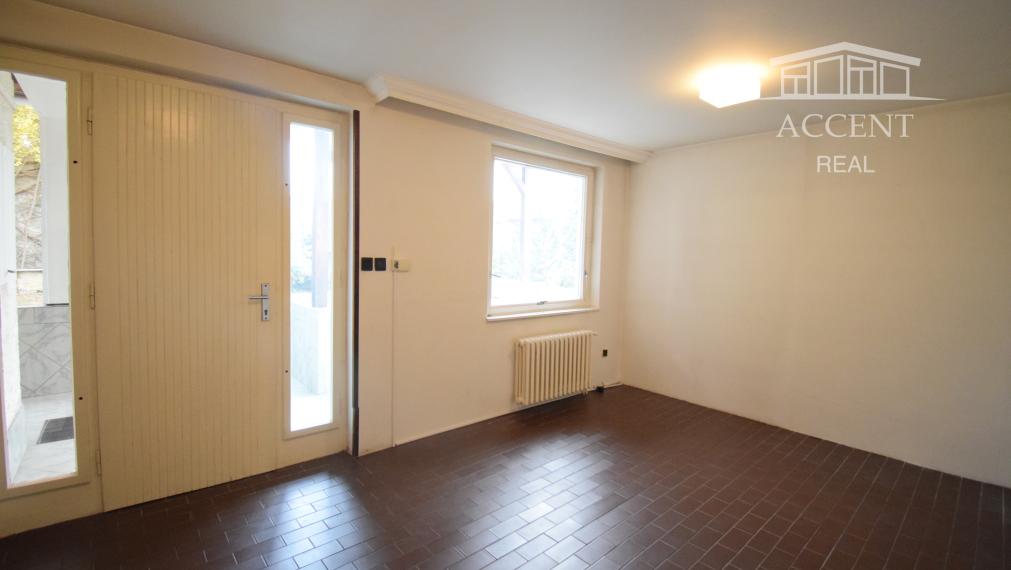 DVOJPODLAŽNÁ VILA (279M2) S PEKNÝM ROVINATÝM POZEMKOM(592M2) A NÁDHERNÝM VÝHĽADOM  - 6 PARKOVACÍCH MIEST