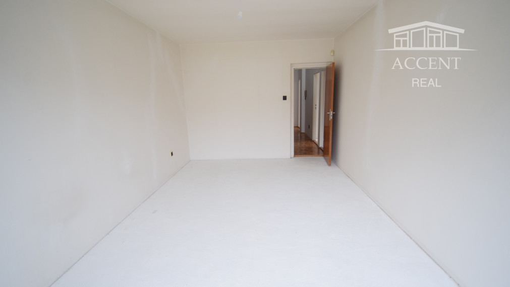 DVOJPODLAŽNÁ VILA (279M2) S PEKNÝM ROVINATÝM POZEMKOM(592M2) A NÁDHERNÝM VÝHĽADOM  - 6 PARKOVACÍCH MIEST