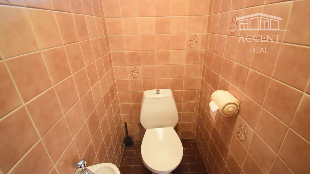 DVOJPODLAŽNÁ VILA (279M2) S PEKNÝM ROVINATÝM POZEMKOM(592M2) A NÁDHERNÝM VÝHĽADOM  - 6 PARKOVACÍCH MIEST