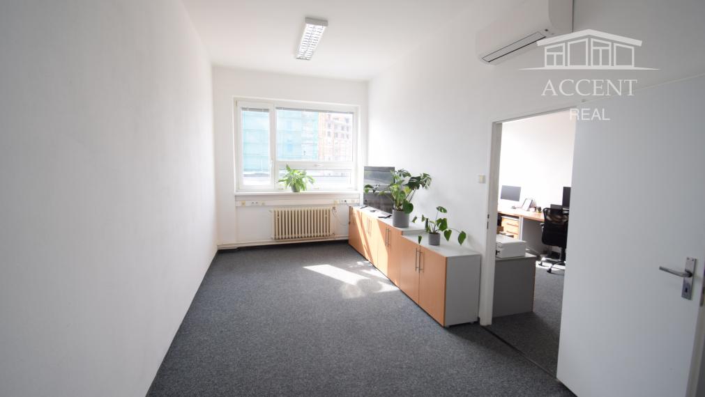 PRENÁJOM POSLEDNÝCH ZARIADENÝCH KANCELÁRIÍ S PARKOVACÍMI MIESTAMI - FREKVENTOVANÁ IVANSKÁ CESTA