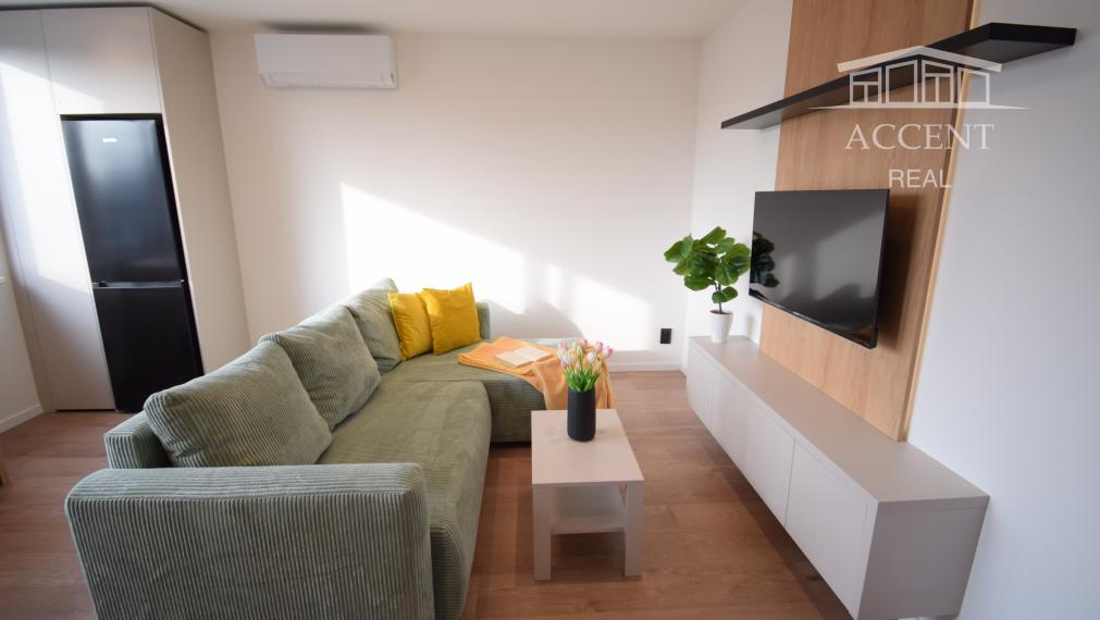 PRENÁJOM PEKNÉHO, NOVÉHO,KOMPLETNE ZREKONŠTRUOVANÉHO 2 IZBOVÉHO BYTU NA STREČIANSKEJ ULICI S PIVNIČNOU KOBKOU