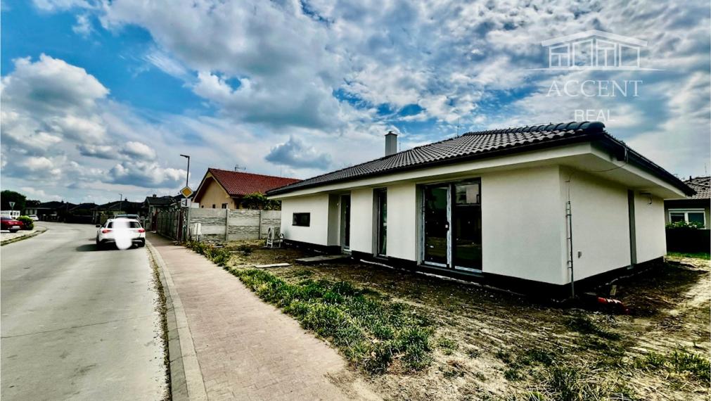 ROŽNÝ STAVEBNÝ POZEMOK (607M2)SO SIEŤAMI V NOVEJ LOKALITE RODINNÝCH DOMOV - MOST PRI BRATISLAVE