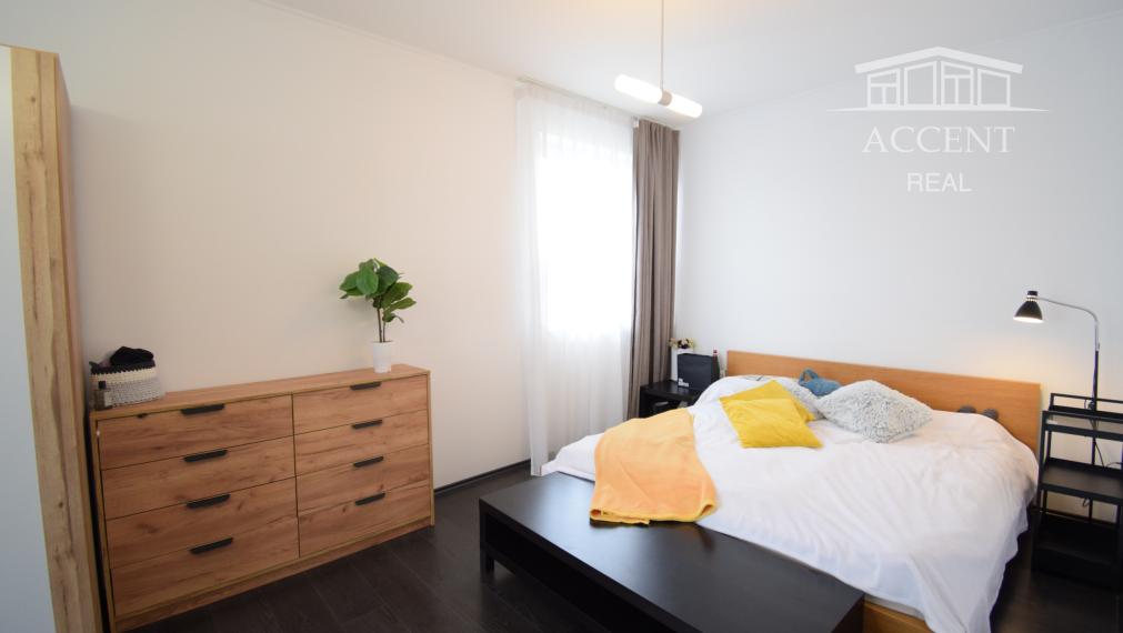 BYT V UZAVRETOM AREÁLI S KRÁSNOU VEĽKOU TERASOU A PARKOVACÍM MIESTOM (151,38m2)