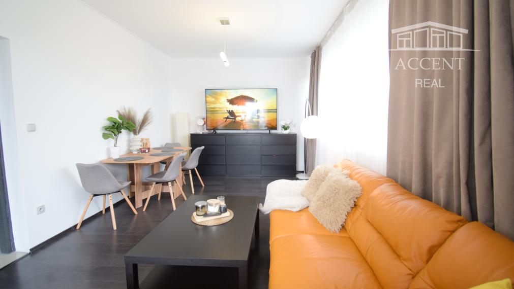 BYT V UZAVRETOM AREÁLI S KRÁSNOU VEĽKOU TERASOU A PARKOVACÍM MIESTOM (151,38m2)