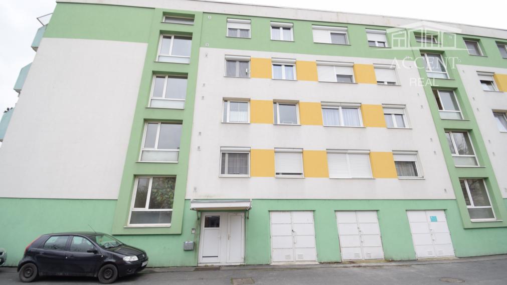 PREDAJ 3 IZBOVÉHO BYTU S BALKÓNOM  - V CENTRE MOSONMAGYARÓVÁR