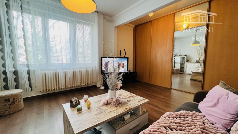 PRENÁJOM - PEKNÝ, ZREKONŠTRUOVANÝ  2- IZBOVÝ BYT V RUŽINOVE UPROSTRED ZELENE