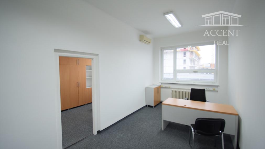 PRENÁJOM POSLEDNÝCH ZARIADENÝCH KANCELÁRIÍ S PARKOVACÍMI MIESTAMI - FREKVENTOVANÁ IVANSKÁ CESTA