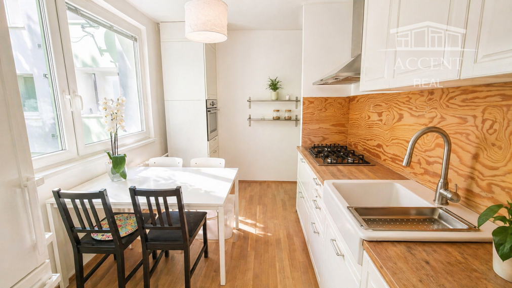 PREDAJ KOMPLETNE ZREKONŠTROVANÉHO 3 IZBOVÉHO BYTU S LÓGIOU A PIVNIČNOU KOBKOU V NÍZKOM PANELOVOM DOME S VÝŤAHOM