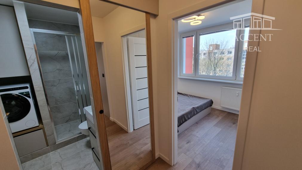 PRENÁJOM PEKNÉHO, NOVÉHO,KOMPLETNE ZREKONŠTRUOVANÉHO 2 IZBOVÉHO BYTU NA STREČIANSKEJ ULICI S PIVNIČNOU KOBKOU