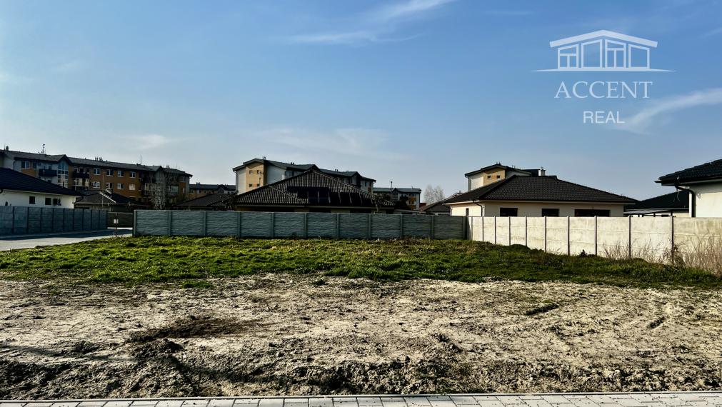 ROŽNÝ STAVEBNÝ POZEMOK (607M2)SO SIEŤAMI V NOVOVYBUDOVANEJ LOKALITE RODINNÝCH DOMOV - MOST PRI BRATISLAVE