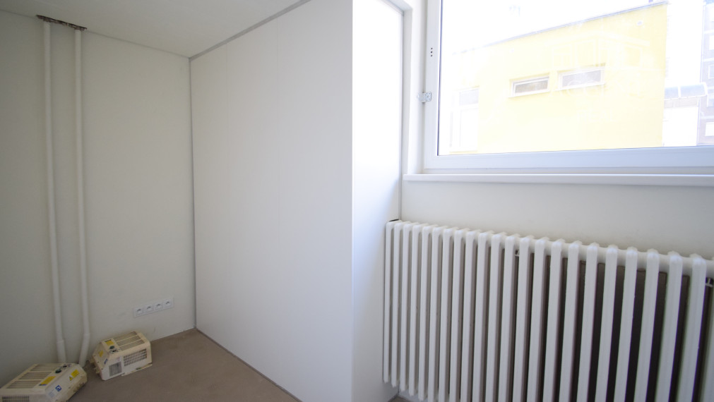 PRÉMIOVÉ OBCHODNÉ PRIESTORY(166M2) S VÝKLADMI NA FREKVENTOVANEJ ULICI V CENTRE - KRÍŽNA UL.
