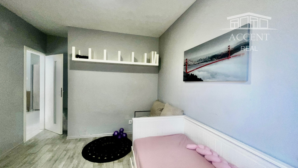 NÁDHERNÝ SLNEČNÝ POZEMOK POD LESOM (1427M2) S KOMPLETNE ZARIADENÝM 4-IZBOVÝM MOBILNÝM DOMOM (100M2) - PEKNÁ CESTA RAČA